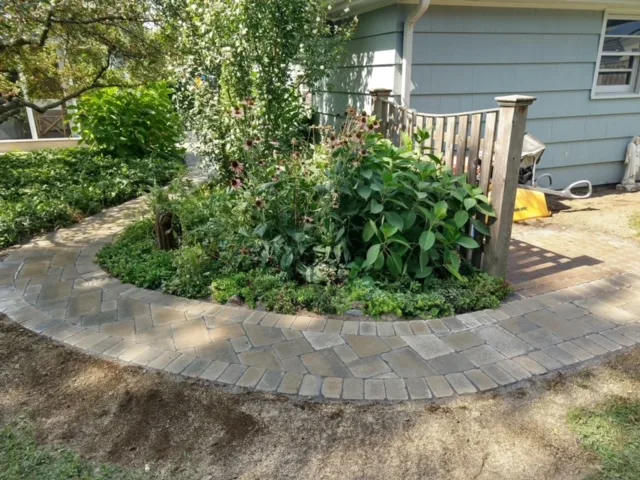 Garden bed edged in pavers